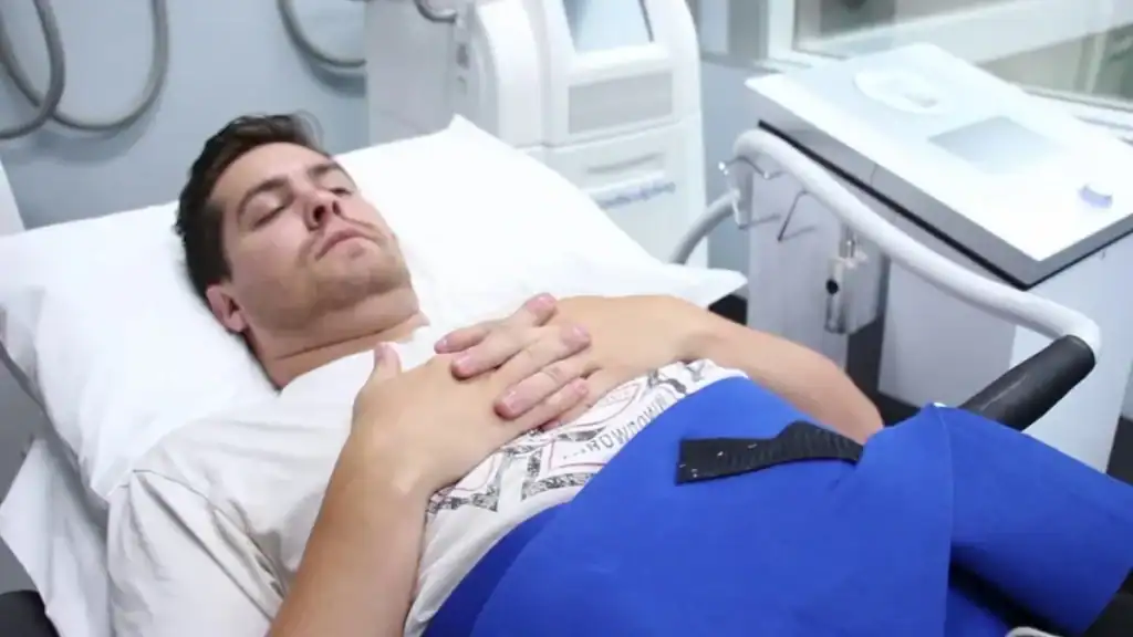 Image of male having body contouring Wisley treatment